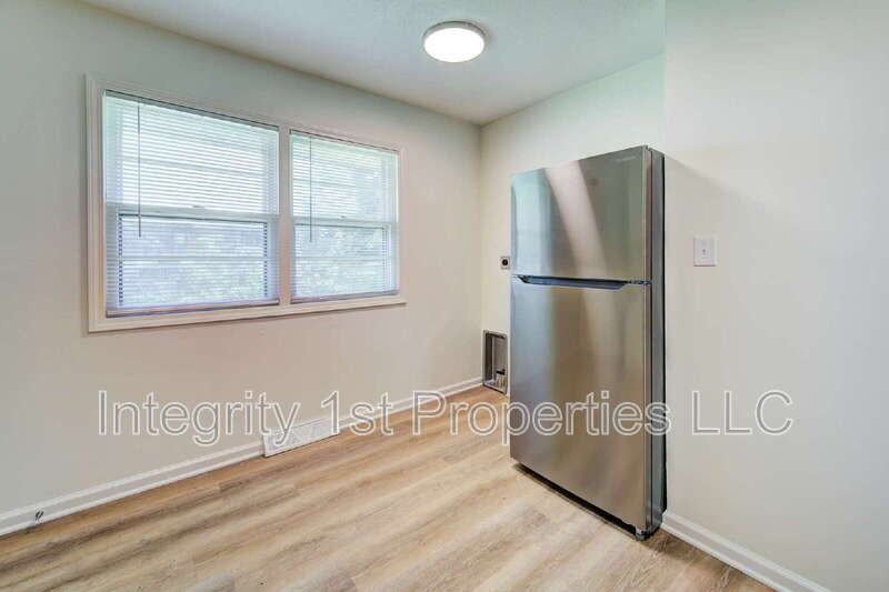 9002 Bayless Rd - Photo 5 of 14