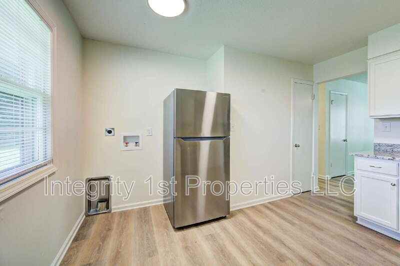 9002 Bayless Rd - Photo 7 of 14