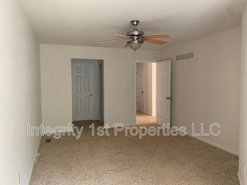 3645 Nw 84th Ter - Photo 3 of 6