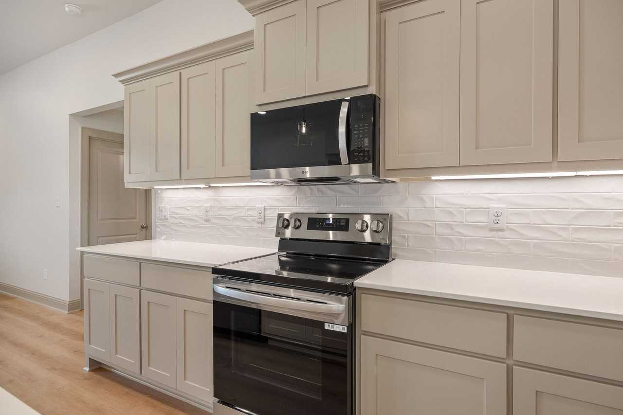 3195 Dogwood Park Ct - Photo 5 of 23