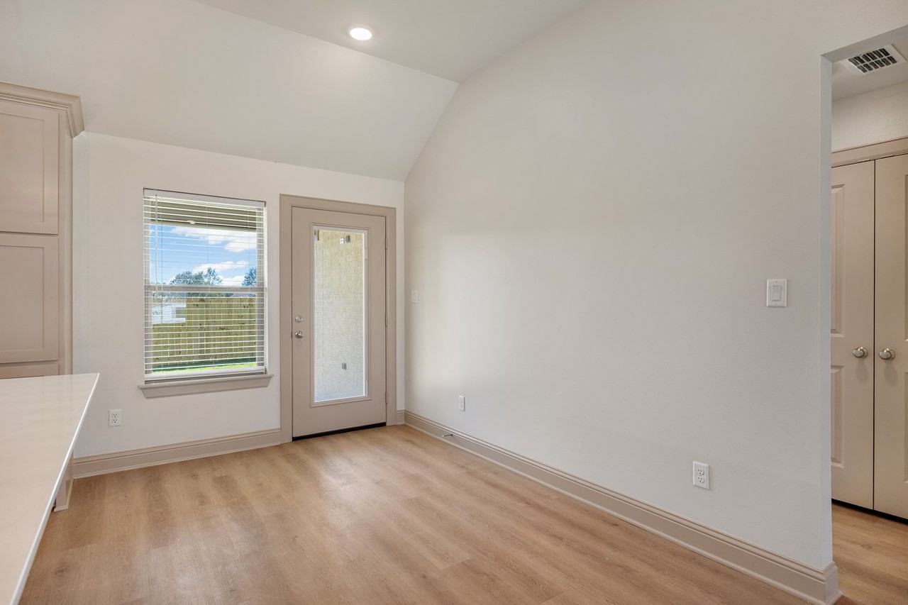 3195 Dogwood Park Ct - Photo 6 of 23