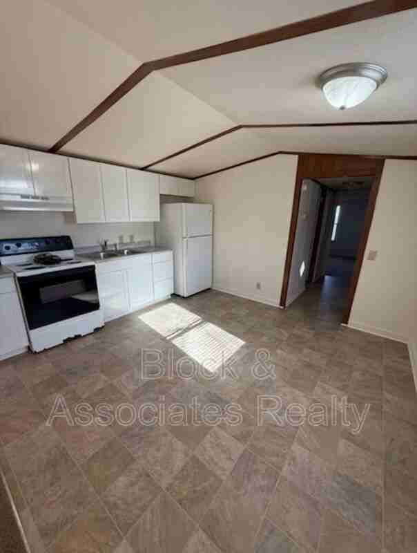 608 Springdale Dr - Photo 2 of 7