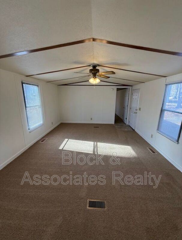 608 Springdale Dr - Photo 3 of 7