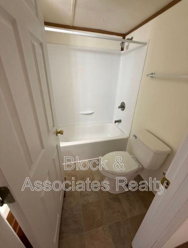 608 Springdale Dr - Photo 5 of 7