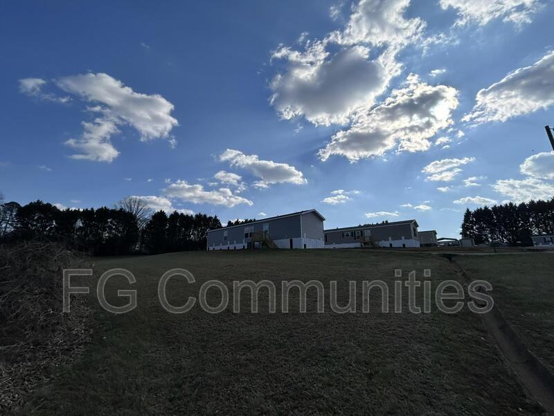 3220 Sutton Ln - Photo 4 of 24