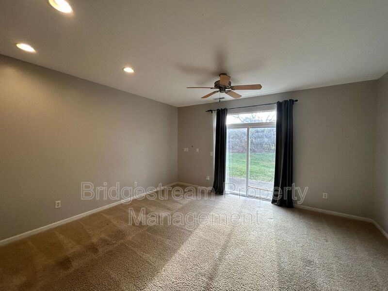 4391 Straight Arrow Rd - Photo 3 of 11