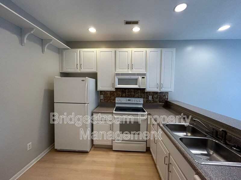 4391 Straight Arrow Rd - Photo 4 of 11