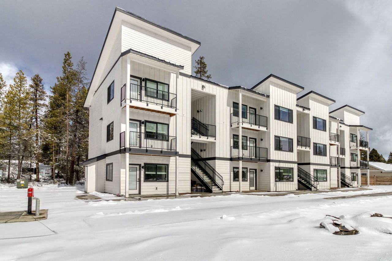 Luxury Apartment in La Pine! - Photo 2 of 2