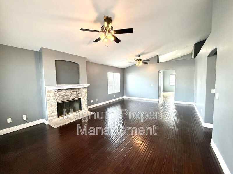 30594 Glaspell Ct - Photo 7 of 38