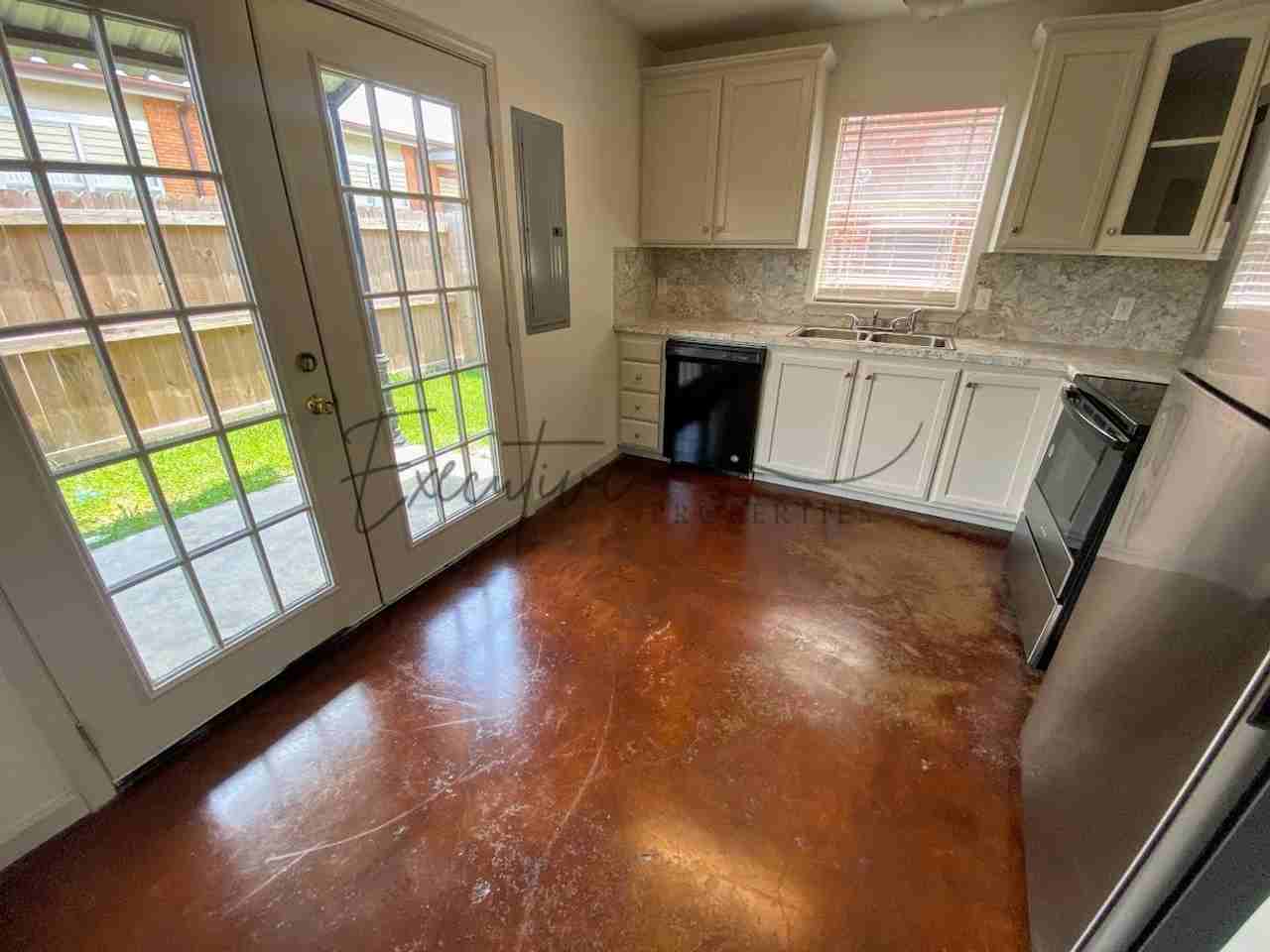 329 E Sale Rd - Photo 5 of 20