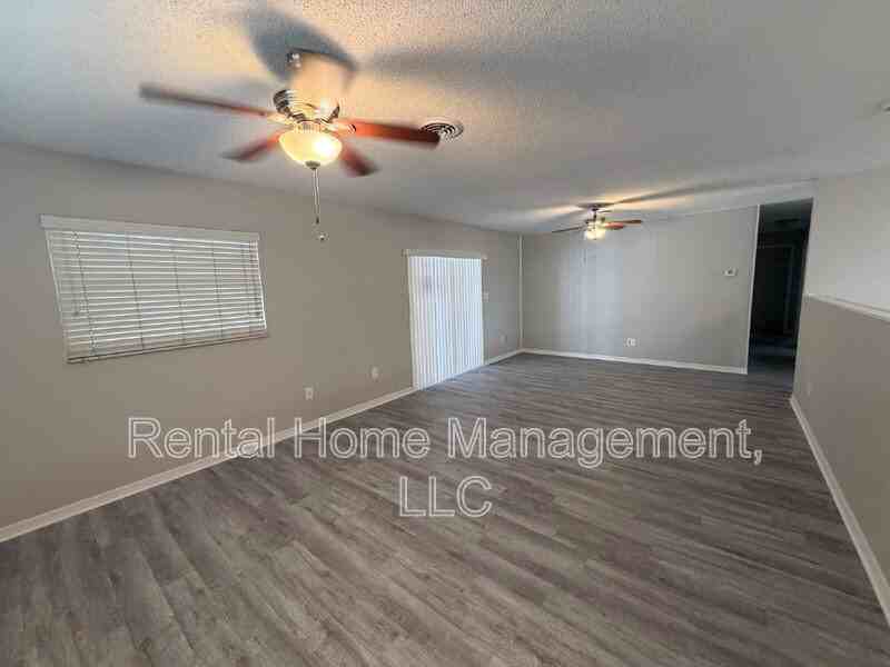 769 Hendrix Ave - Photo 2 of 10