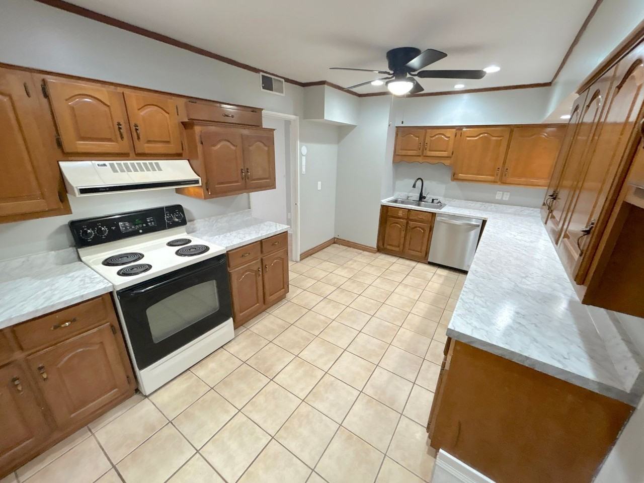 5366 Brantford Ave - Photo 2 of 13