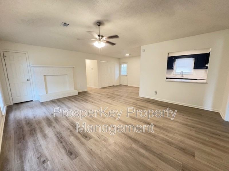 106 Bonanza Dr - Photo 2 of 20