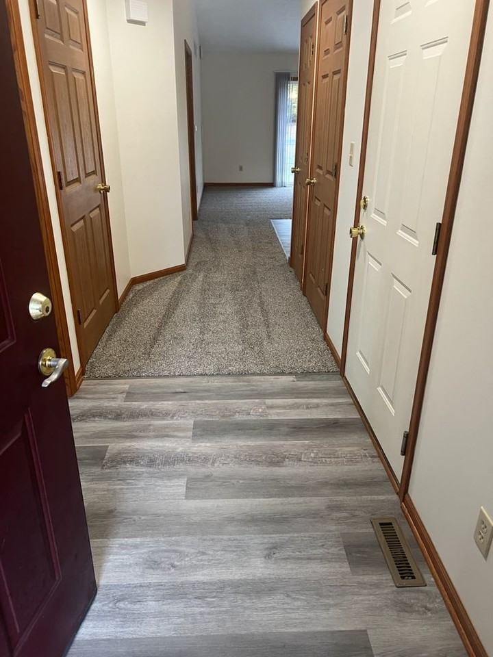 Mt. Vernon Manor - Photo 2 of 50