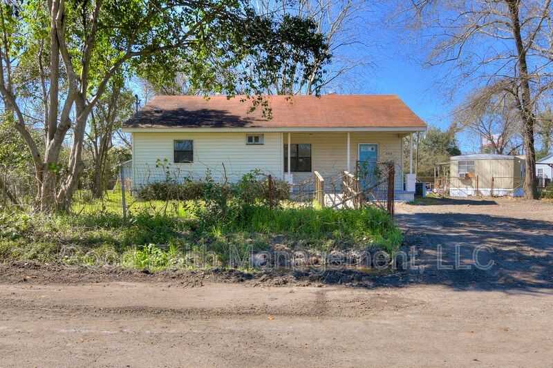 2401 Norfolk St - Photo 3 of 17