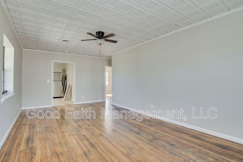 2401 Norfolk St - Photo 7 of 17