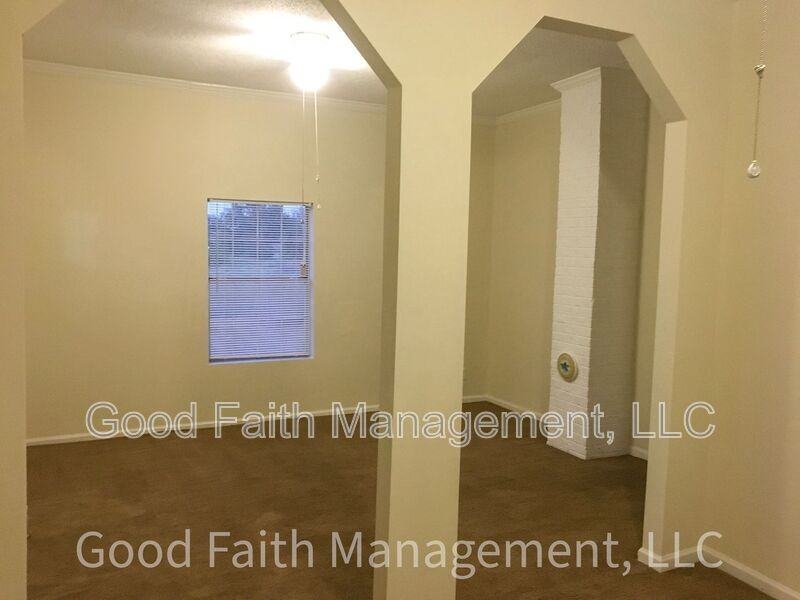 313 W 11th St - Photo 2 of 9