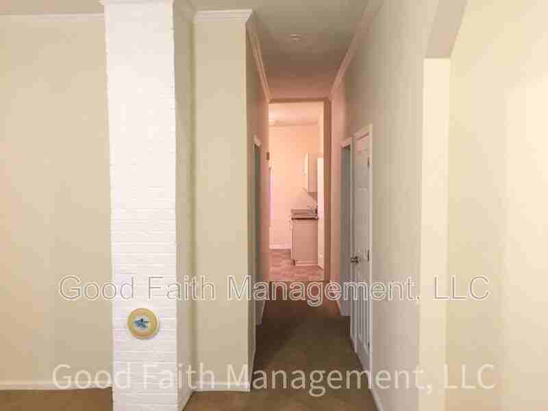 313 W 11th St - Photo 4 of 9