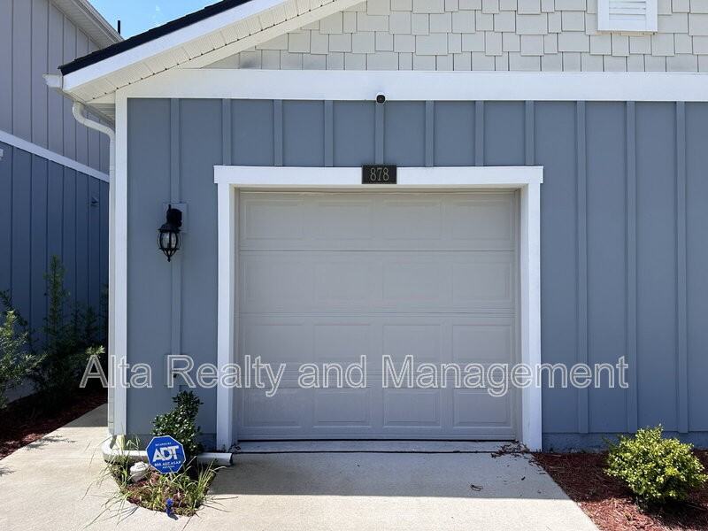 878 Observatory Pkwy - Photo 2 of 17