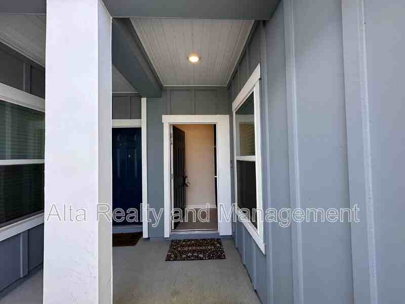 878 Observatory Pkwy - Photo 3 of 17