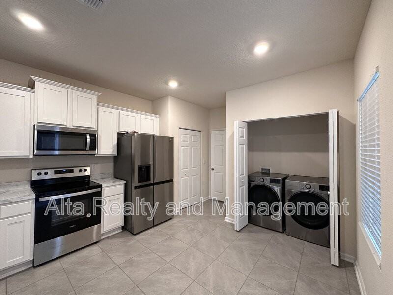 878 Observatory Pkwy - Photo 5 of 17