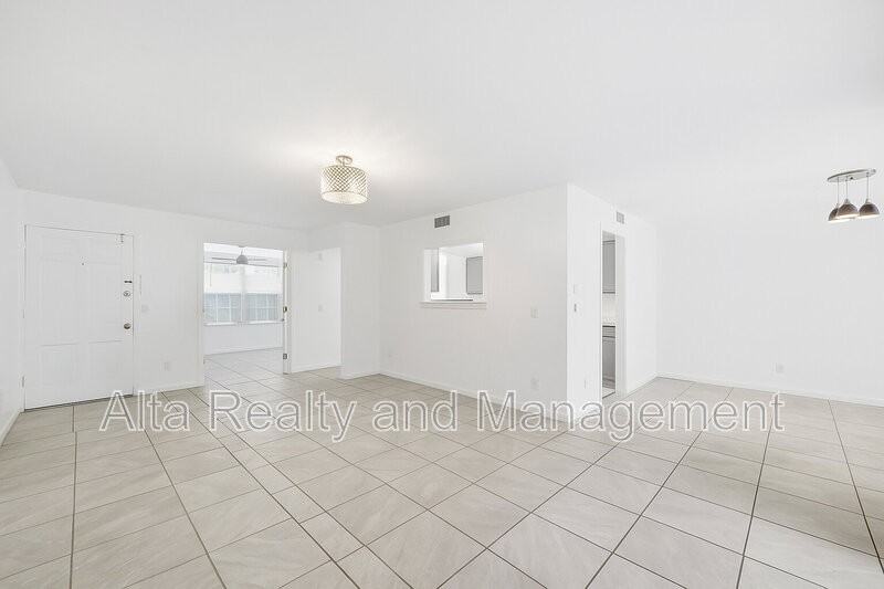 4329 Plaza Gate Ln S #101 - Photo 3 of 27