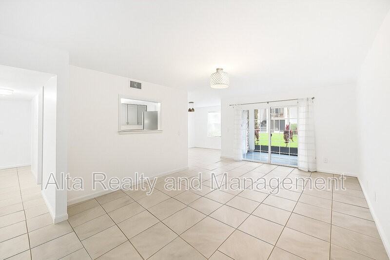 4329 Plaza Gate Ln S #101 - Photo 4 of 27