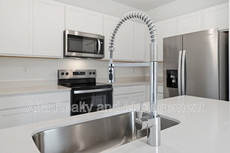 5663 Coppers Edge Ln - Photo 7 of 31