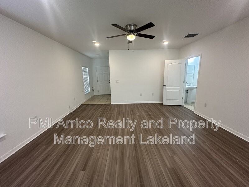 3848 Exeter Ln - Photo 4 of 27