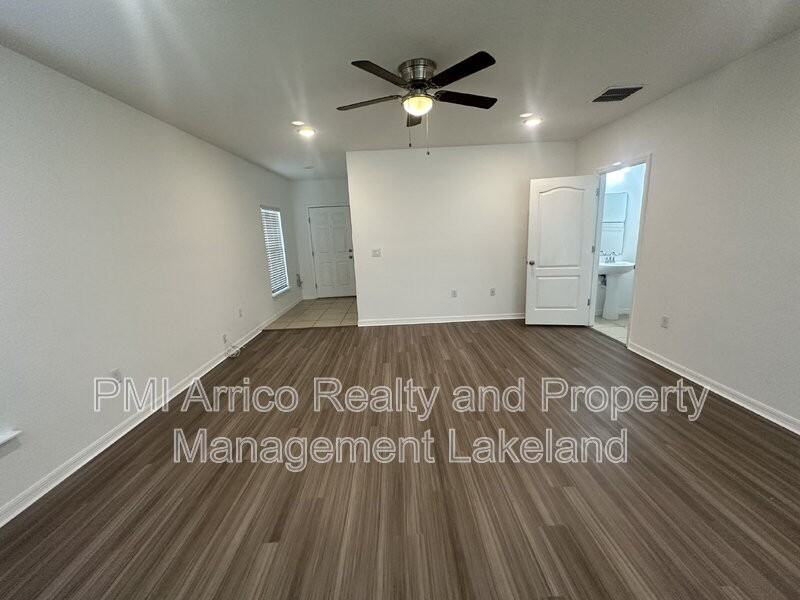 3848 Exeter Ln - Photo 5 of 27