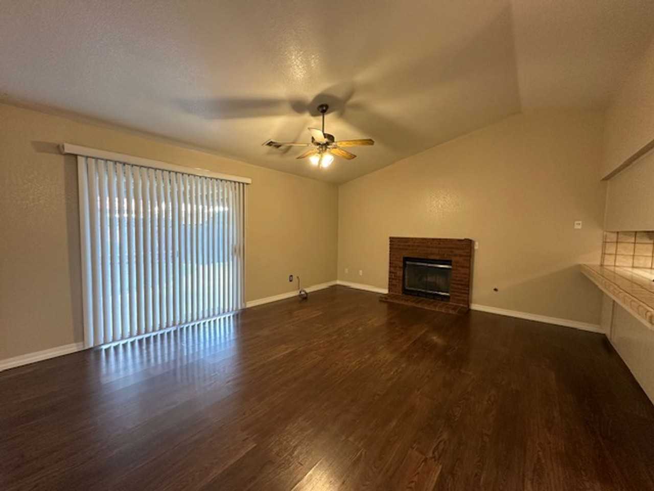 1340 Jean Ave - Photo 2 of 10