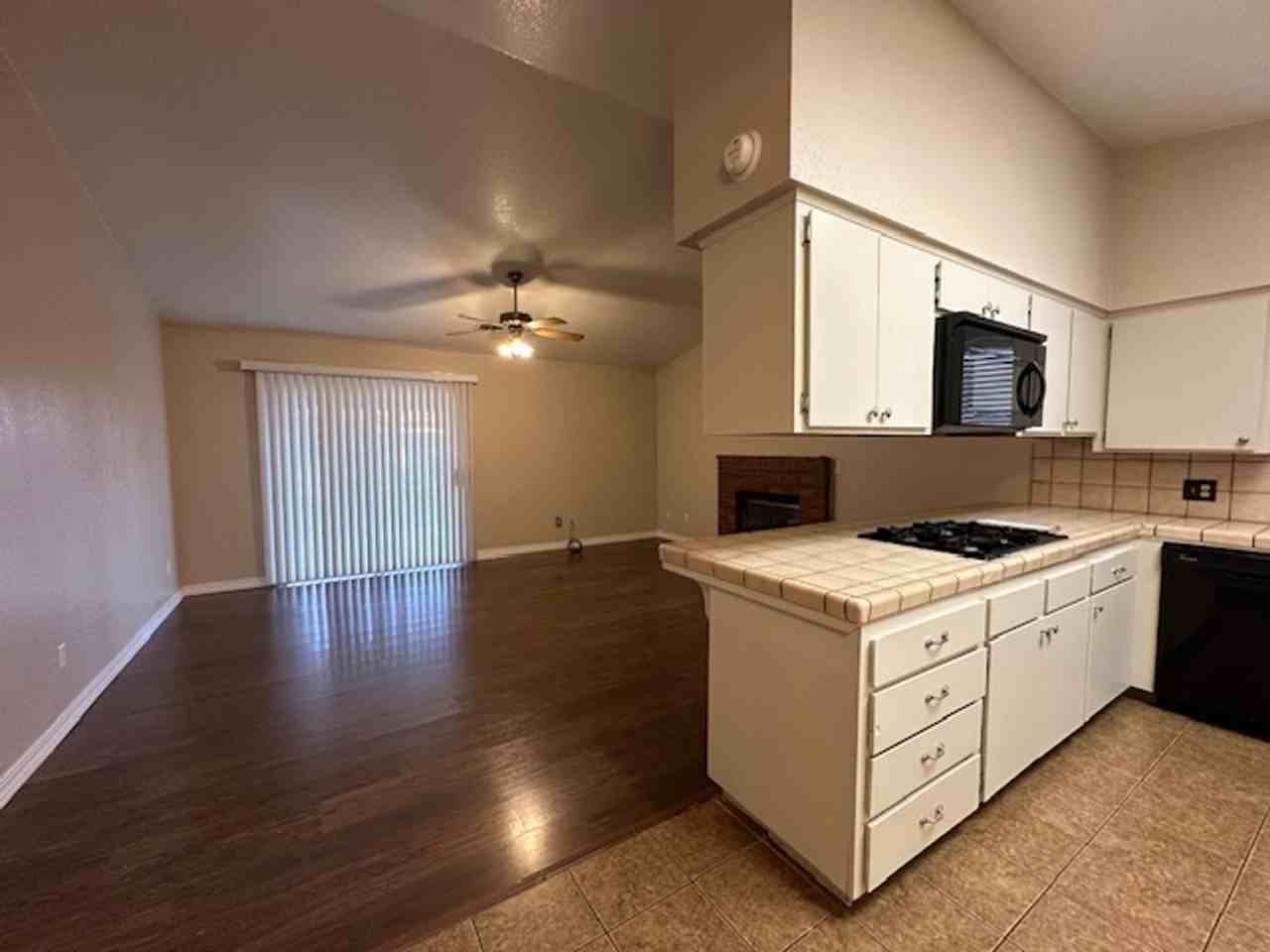 1340 Jean Ave - Photo 5 of 10