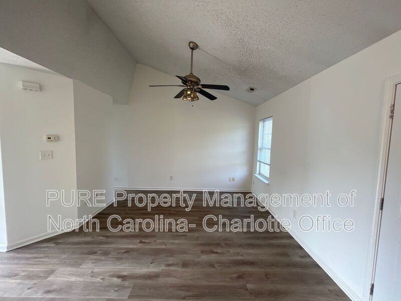 4401 Biesterfield Dr - Photo 3 of 20