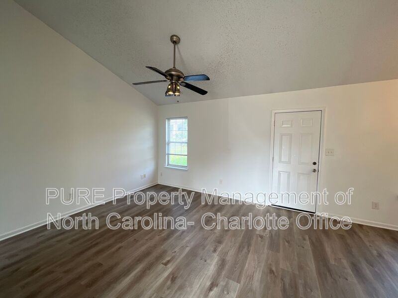 4401 Biesterfield Dr - Photo 7 of 20