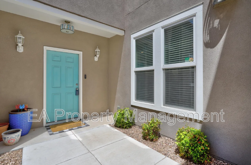 1419 Coal Ave Sw - Photo 3 of 33