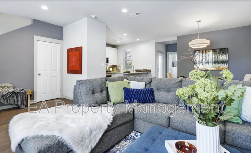 1419 Coal Ave Sw - Photo 4 of 33