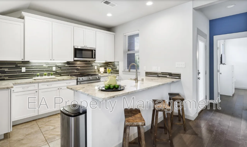 1419 Coal Ave Sw - Photo 6 of 33