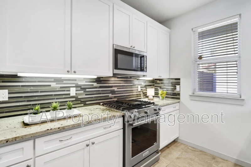 1419 Coal Ave Sw - Photo 7 of 33