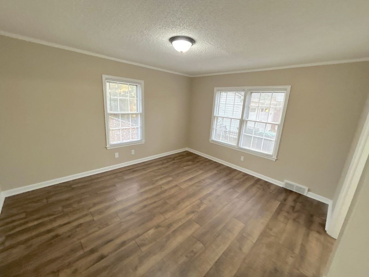 3437 Walnut Grove Rd - Photo 3 of 13