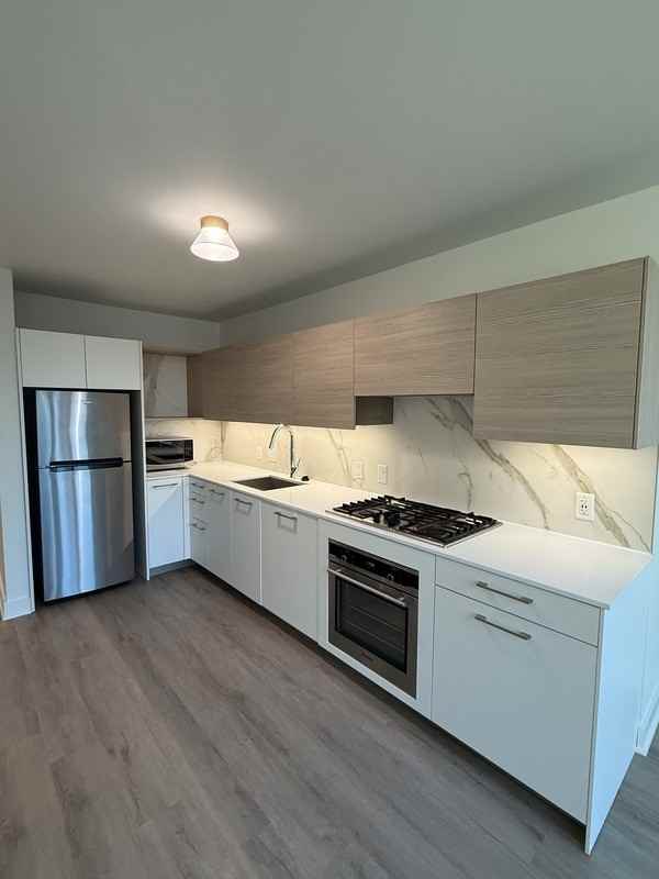 11 N Green St - Photo 2 of 20