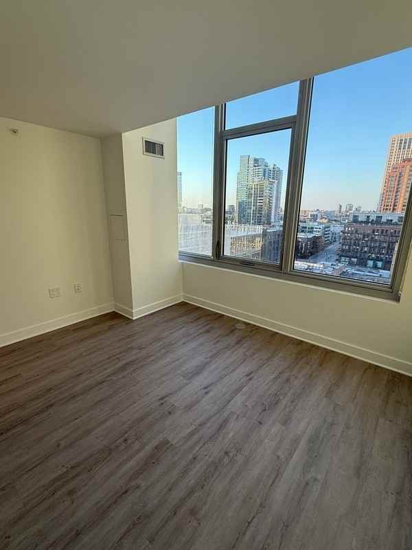 11 N Green St - Photo 5 of 20