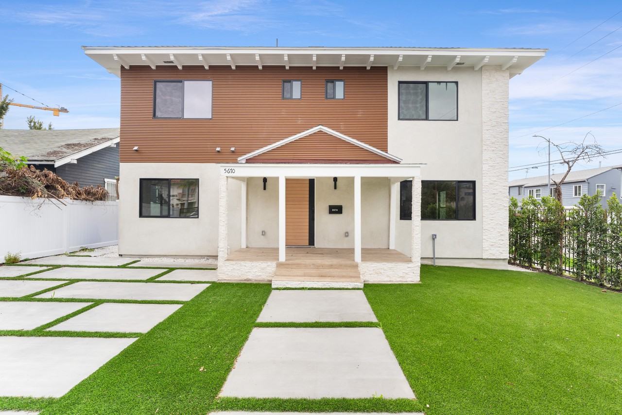 5670 Lexington Avenue - Photo 3 of 31