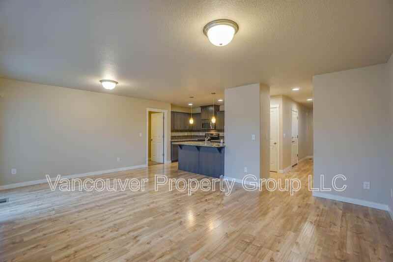 7428 Ne 62nd St - Photo 6 of 29