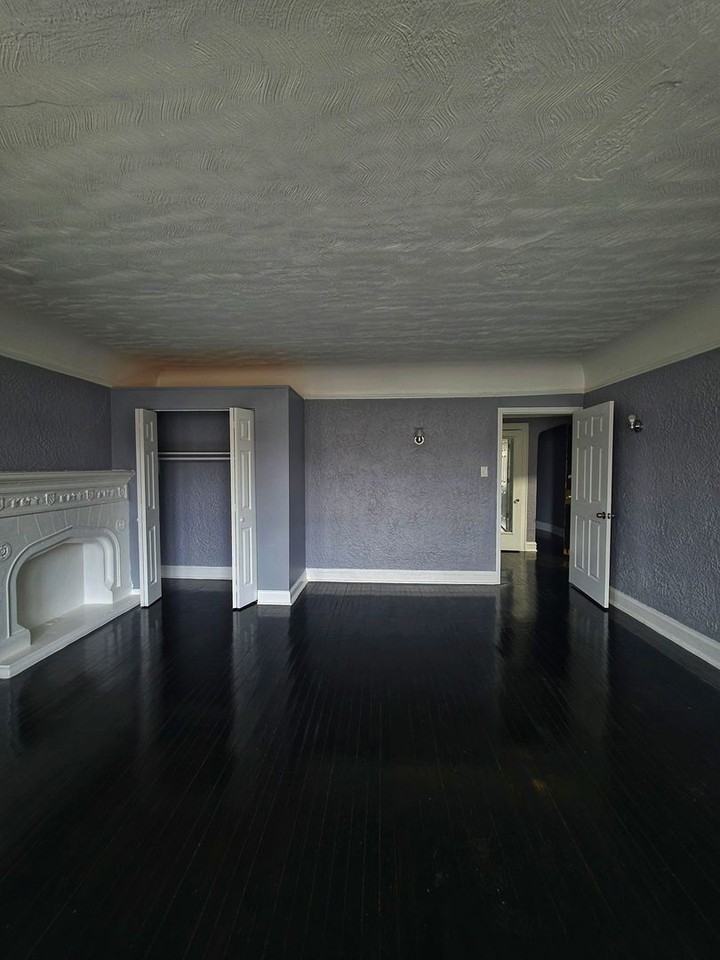 7937 S Essex - Photo 3 of 33