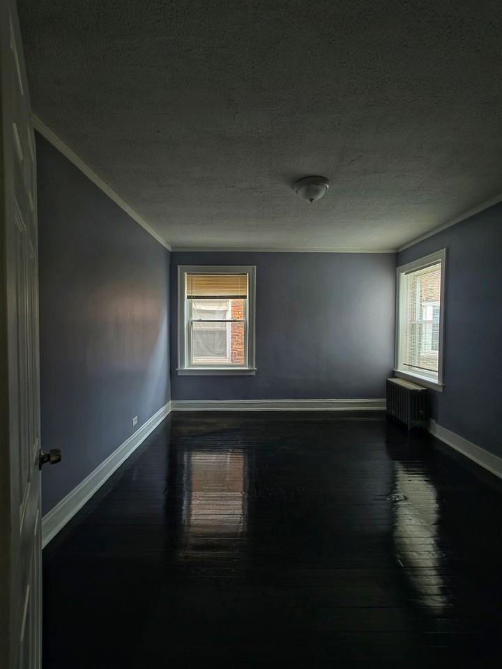 7937 S Essex - Photo 4 of 33