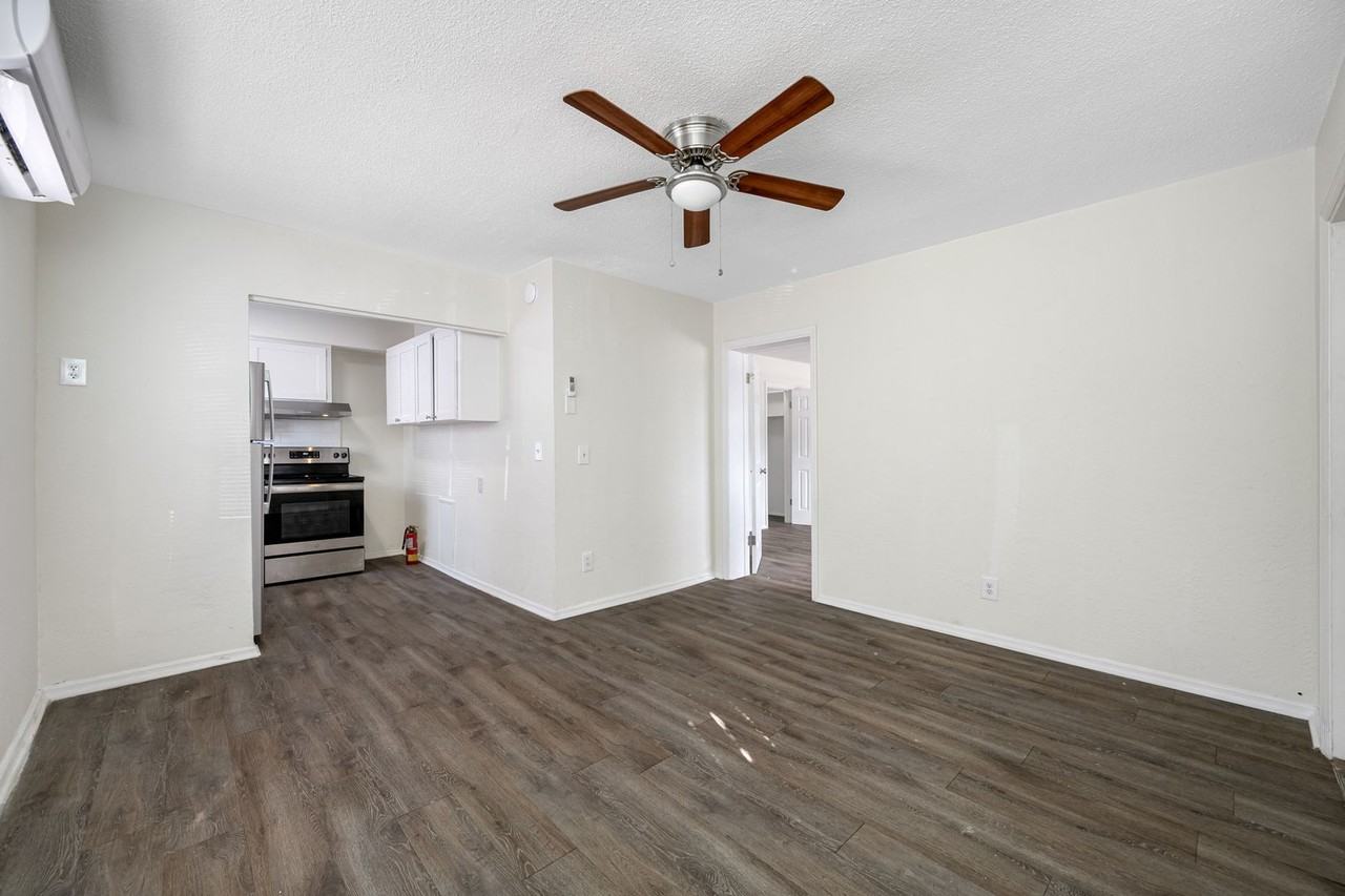 Kenwood Villas - Photo 3 of 50