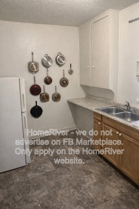 1021 Daniel St - Photo 4 of 12