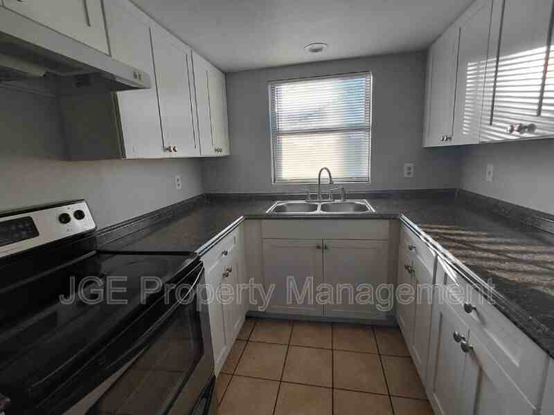 724 Northeastterrace - Photo 2 of 7