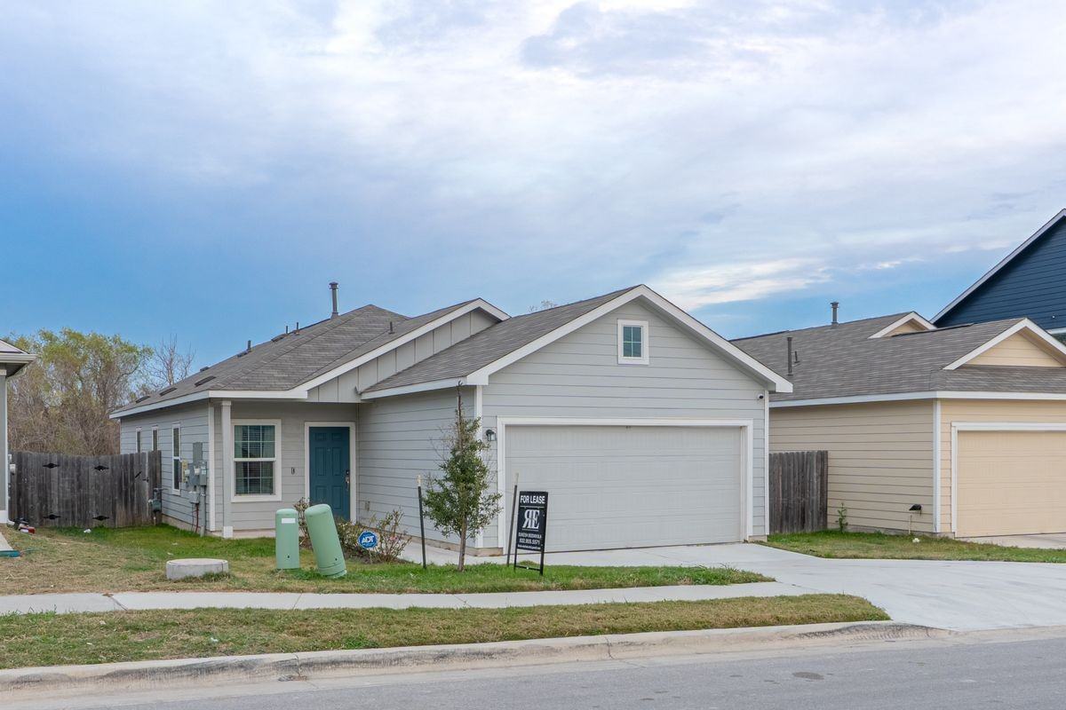 2308 Nightview Dr - Photo 2 of 25