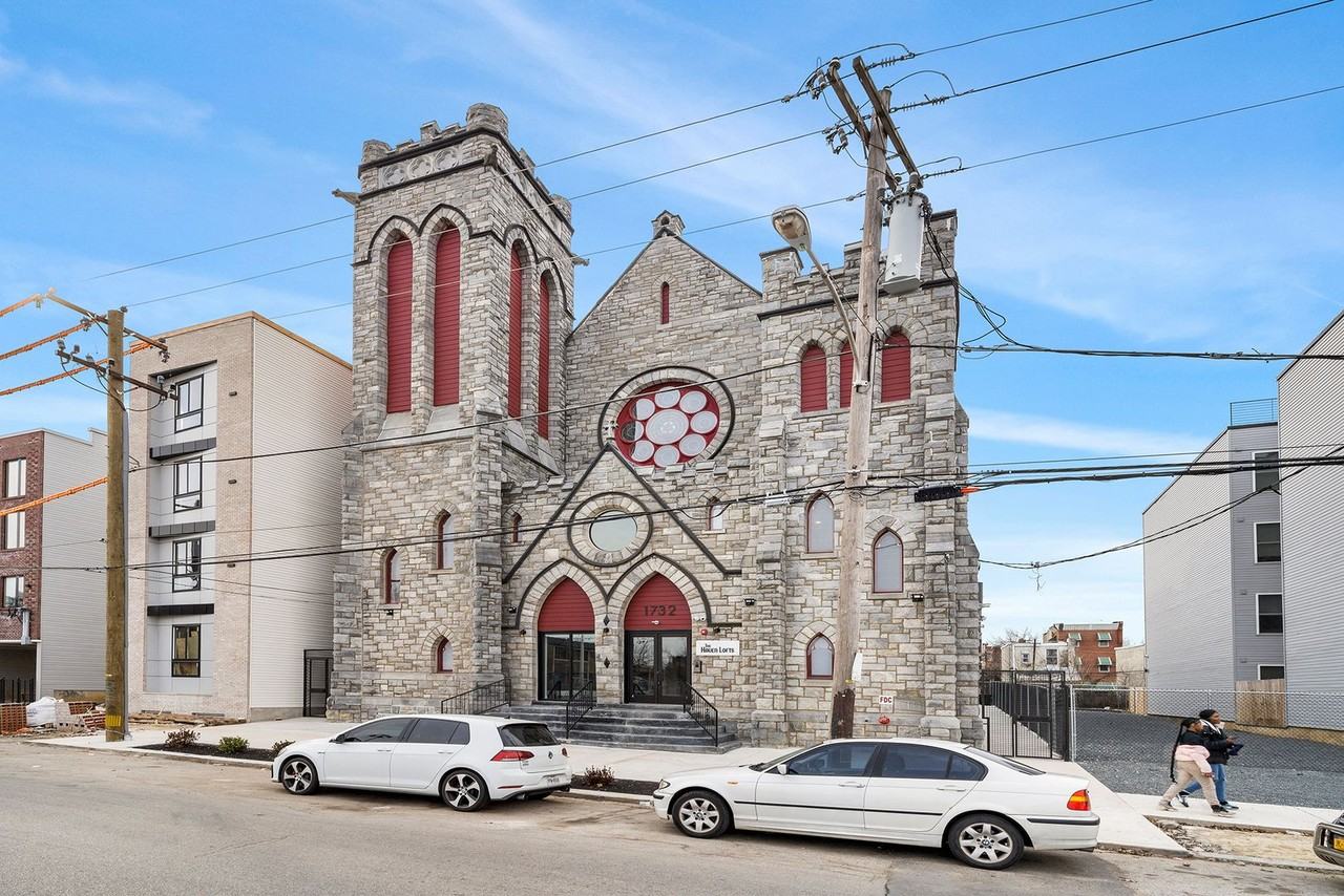 Incredibly redesigned Church - Photo 2 of 13